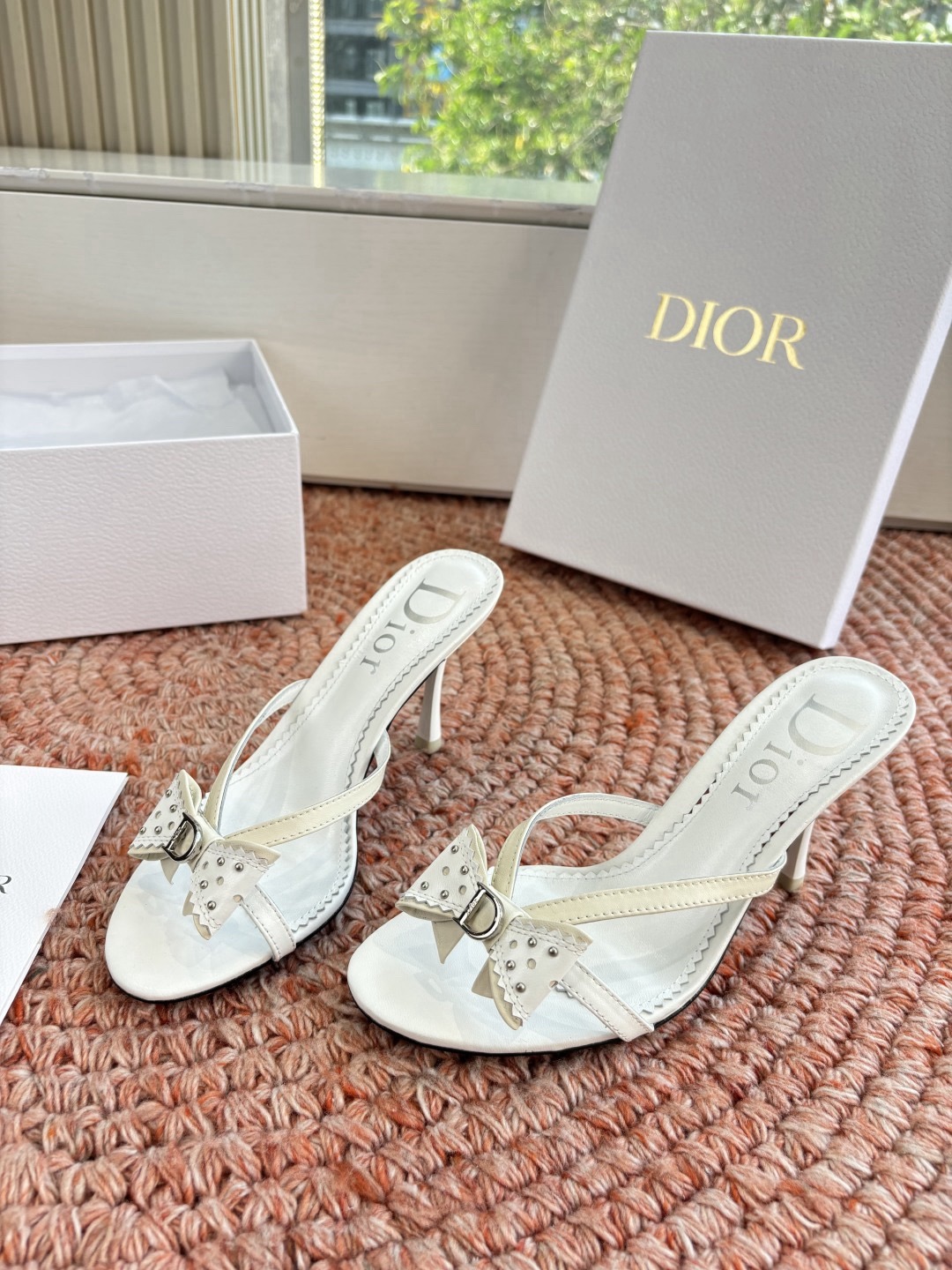 DIOR vintage christian dior 2000s white 'd' bow heels - image 3