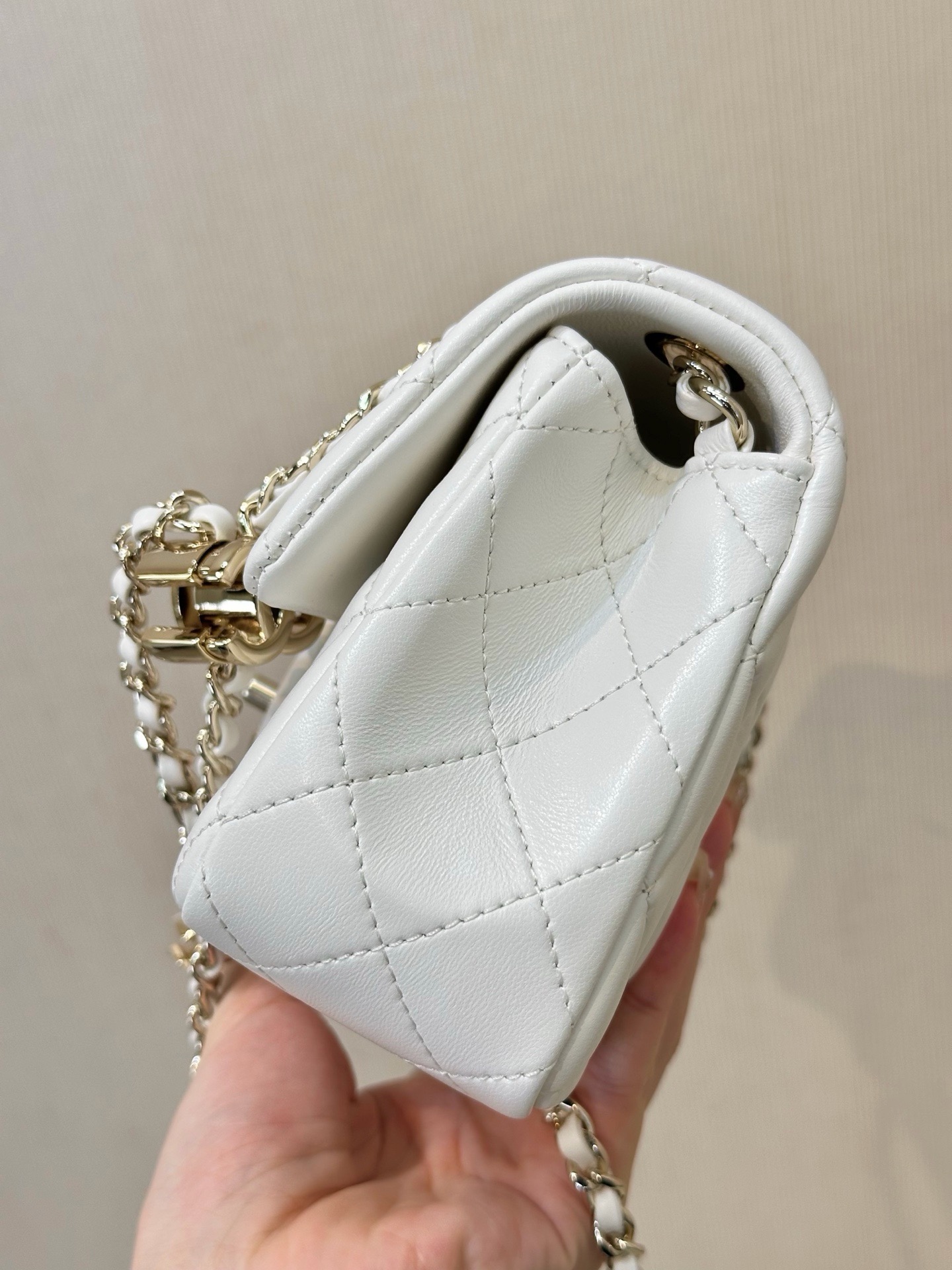 CHANEL Flap Bag MINI Lambskin White with Champagne Gold Hardware - image 4