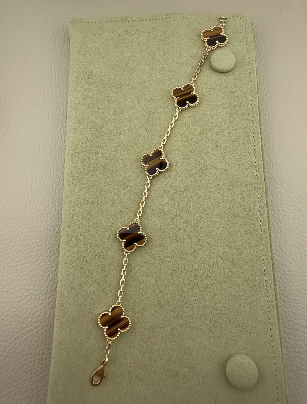 VCA Vintage Alhambra pendant- Tiger Eye - image 3