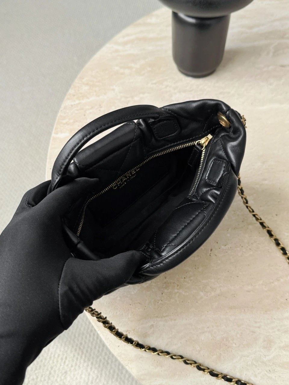 CHANEL bow bag Shiny lambskin - image 6