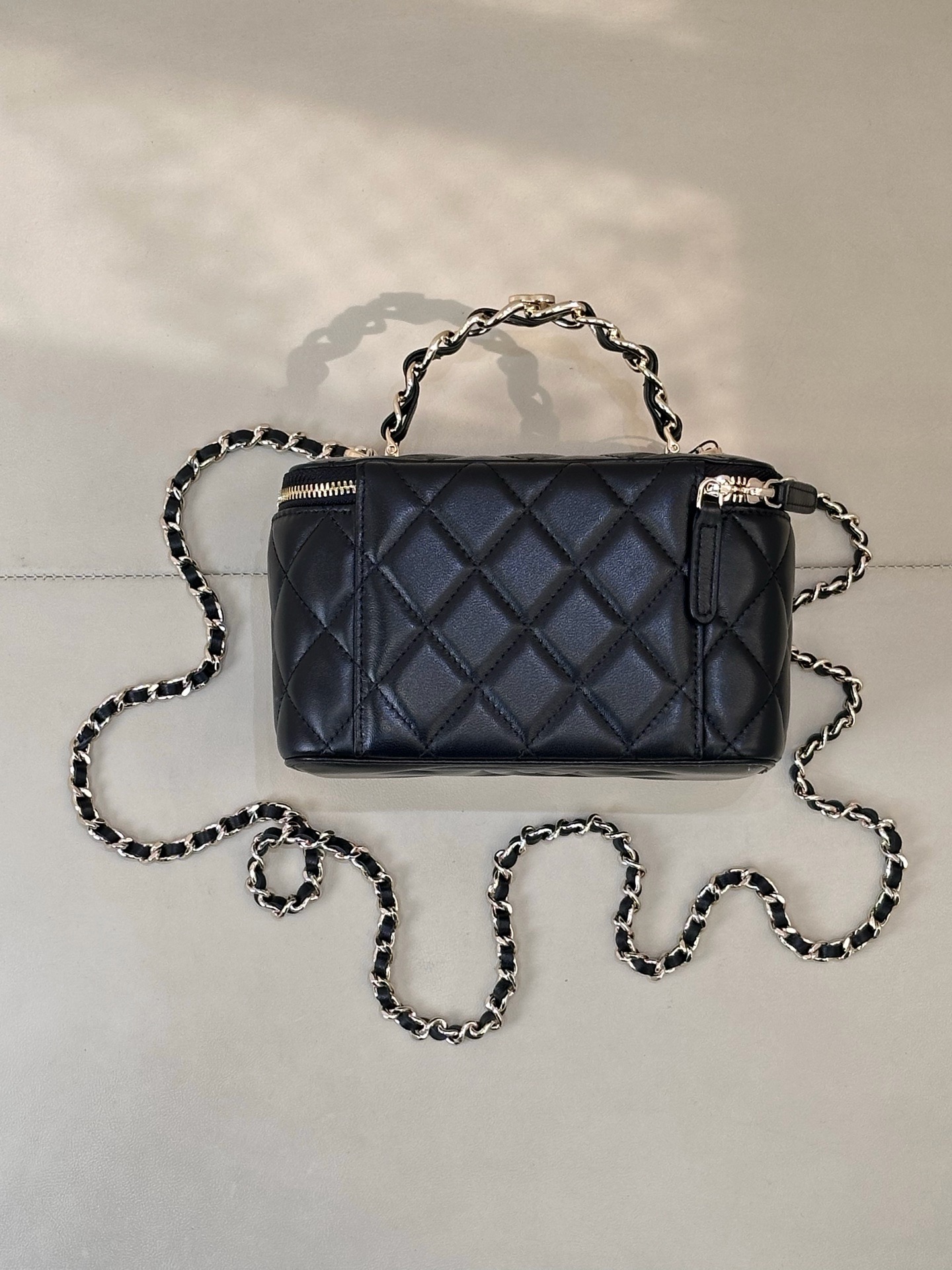 CHANEL 23K Logo Handle Box Bag Lambskin - image 3