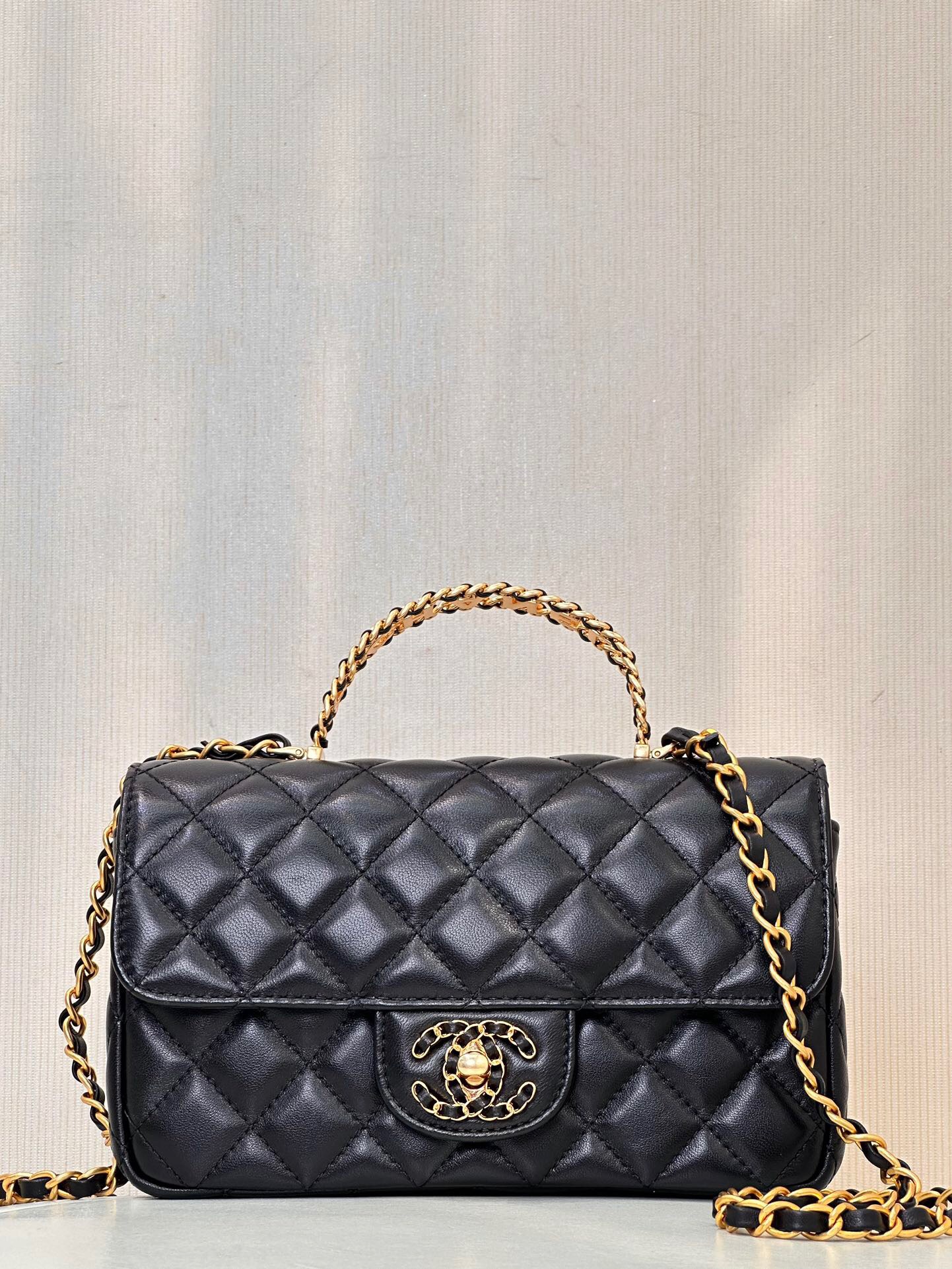 CHANEL 24C handle Classic Flap chain logo lambskin - image 2