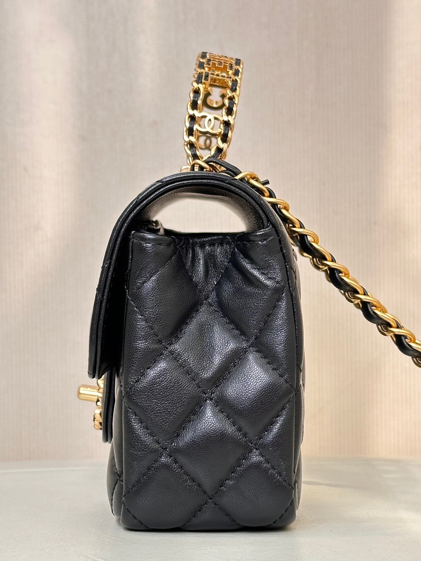 CHANEL 24C handle Classic Flap chain logo lambskin - image 4