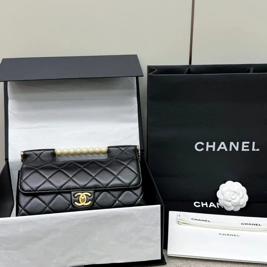 CHANEL 25P Pearl handle chain flap bag - image 11