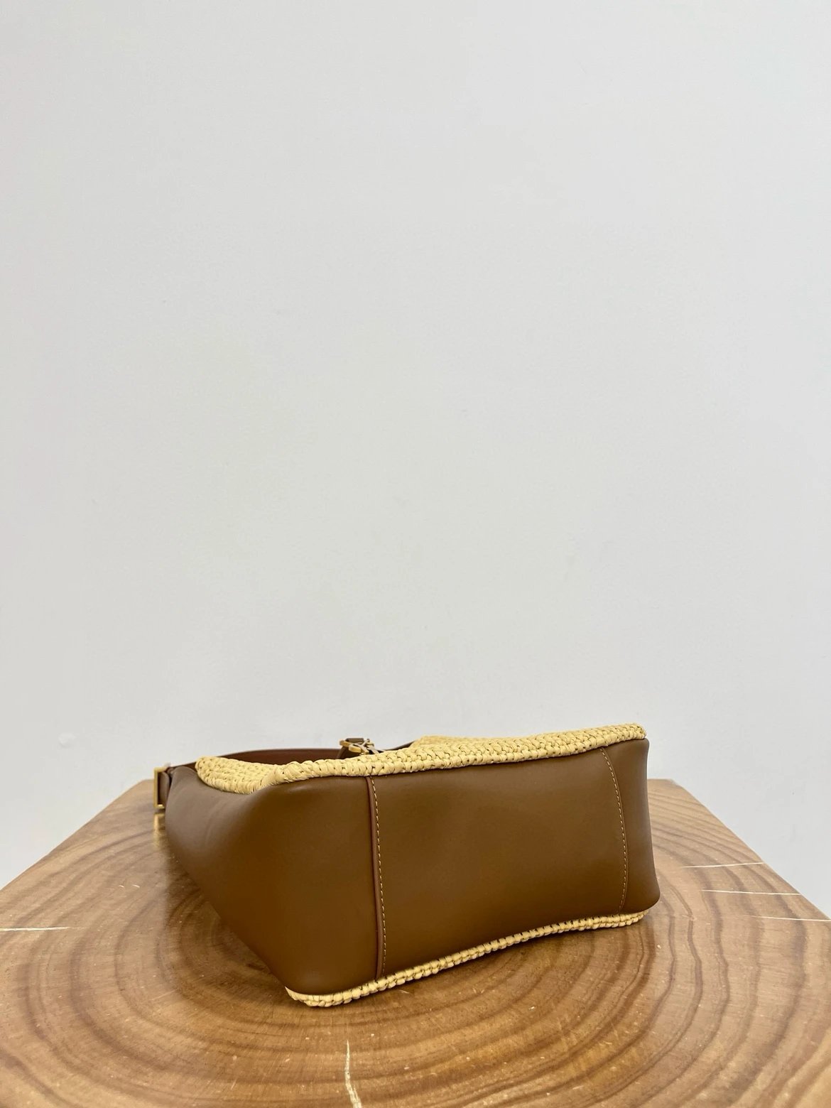 YSL LE 5 À 7 supple small in raffia and leather in Beige - image 5