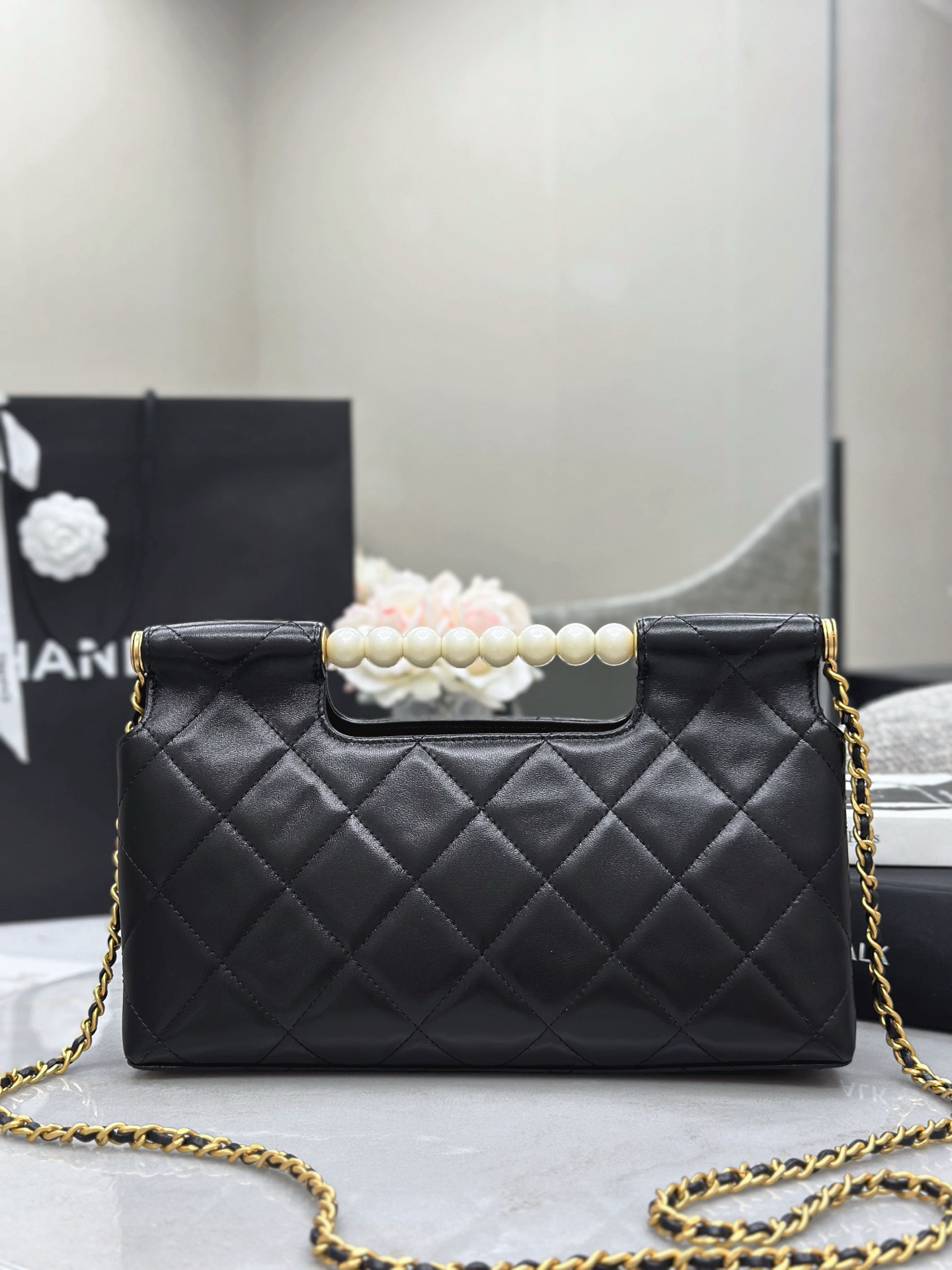 CHANEL 25P Pearl handle chain flap bag - image 5
