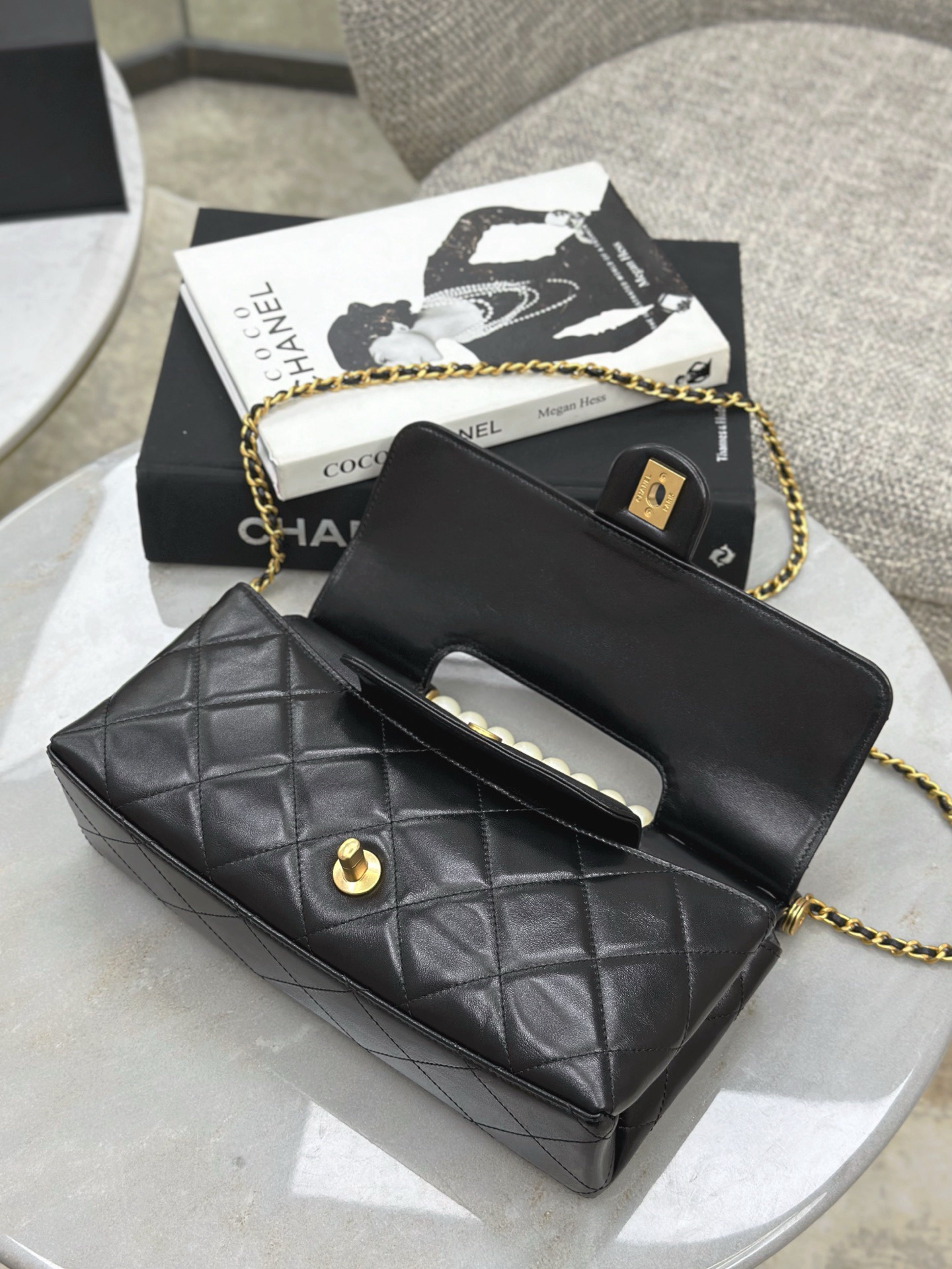 CHANEL 25P Pearl handle chain flap bag - image 8