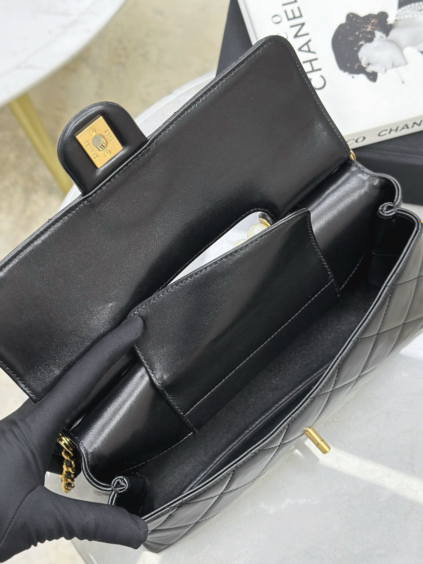 CHANEL 25P Pearl handle chain flap bag - image 9