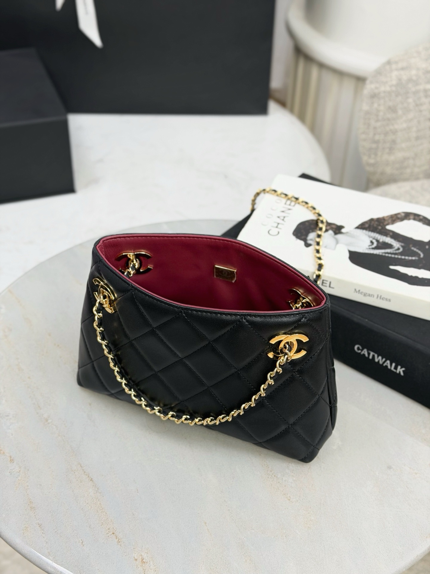 CHANEL Small Tote Lambskin - image 6