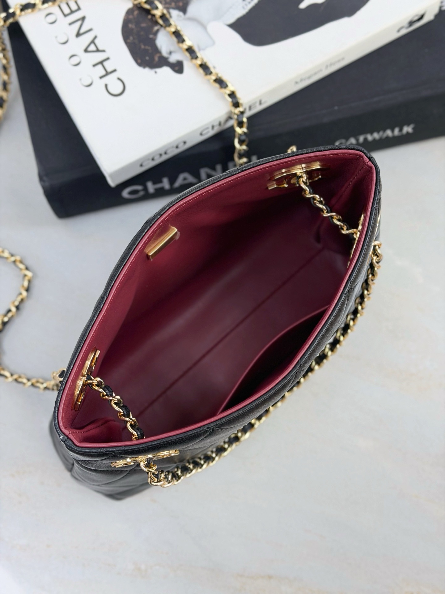 CHANEL Small Tote Lambskin - image 7