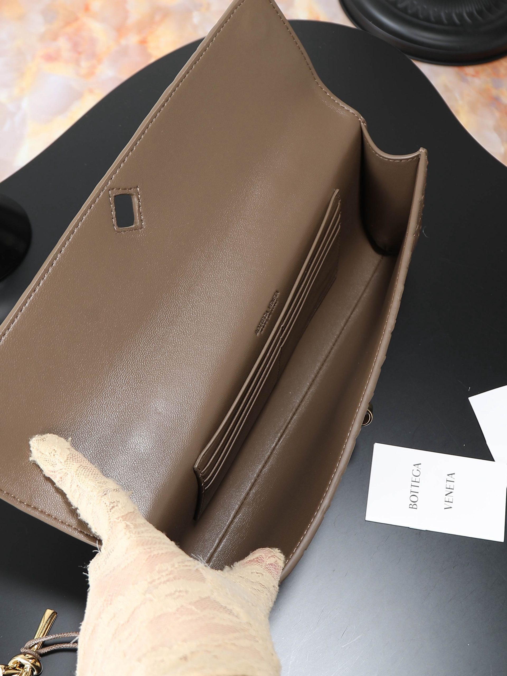 BV Andiamo Clutch - image 6