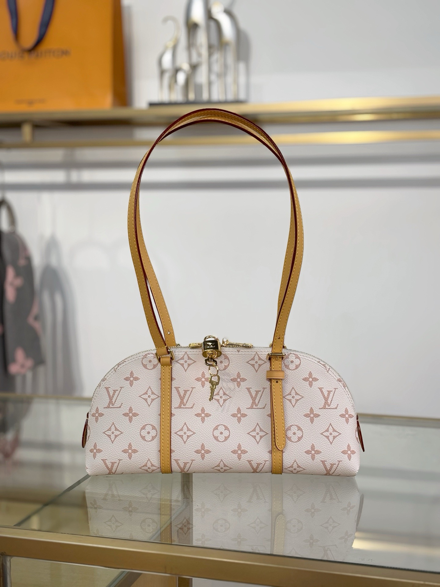 LV Squire East-West M2A457 - image 2