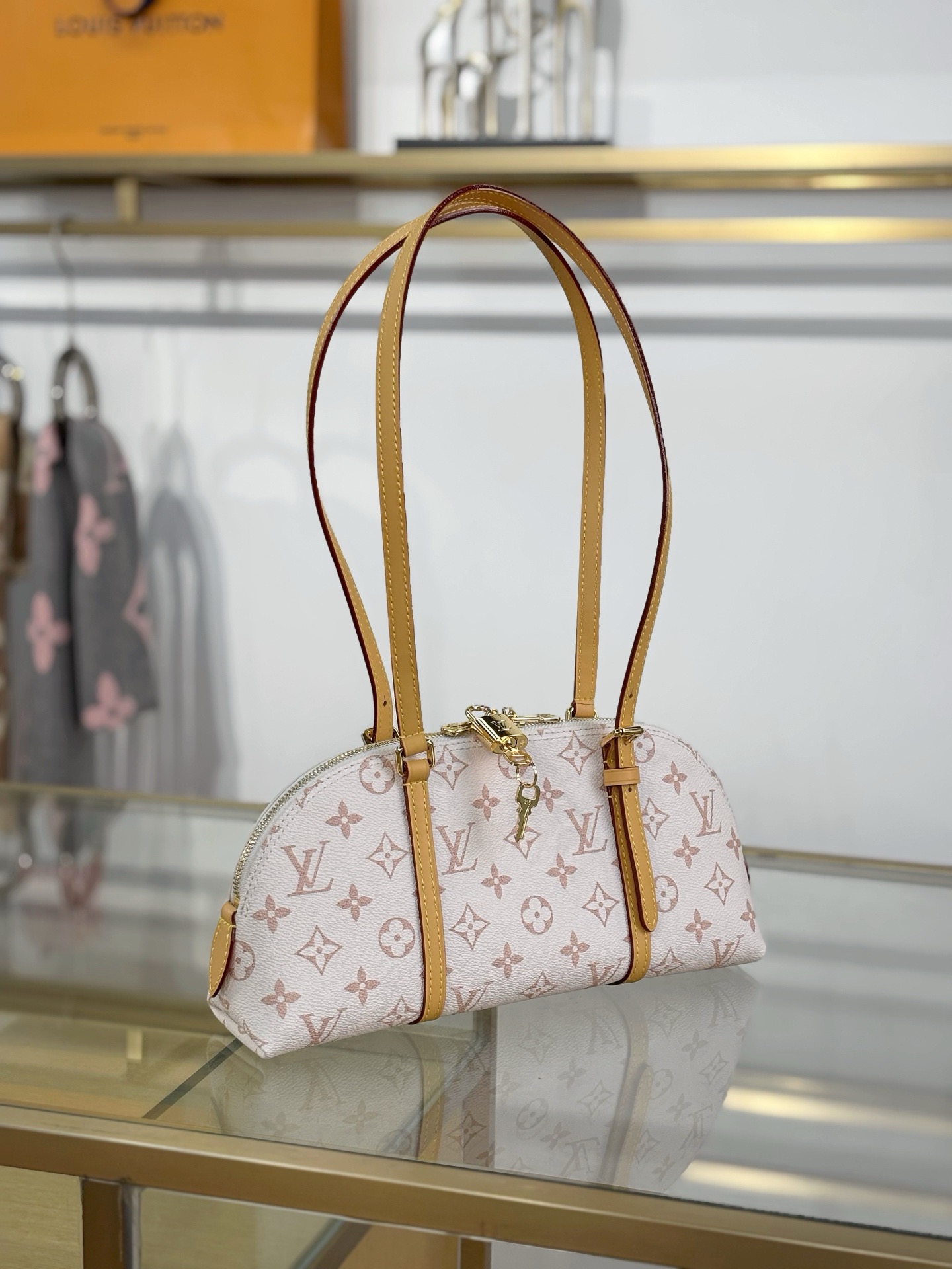 LV Squire East-West M2A457 - image 3