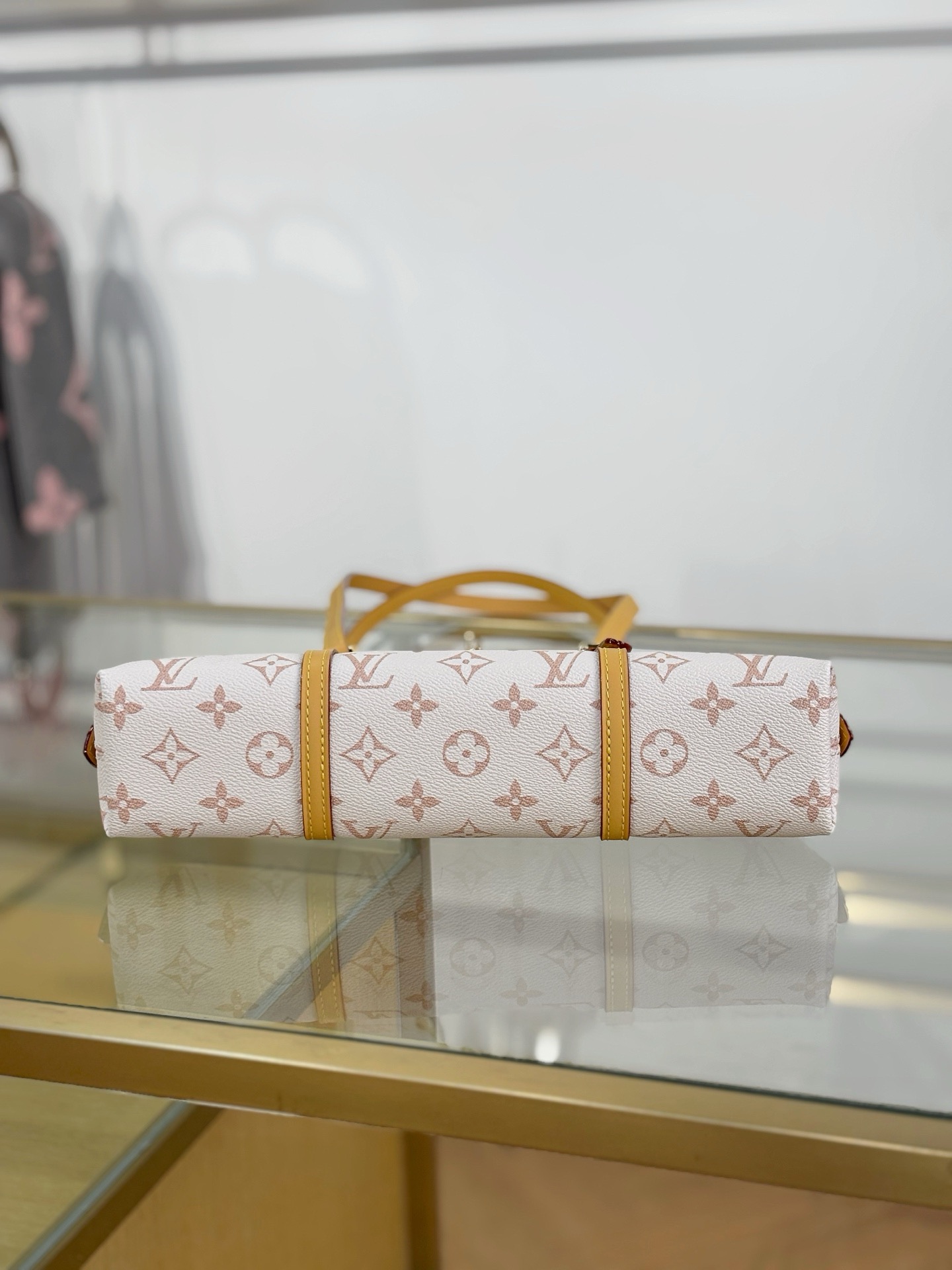 LV Squire East-West M2A457 - image 8