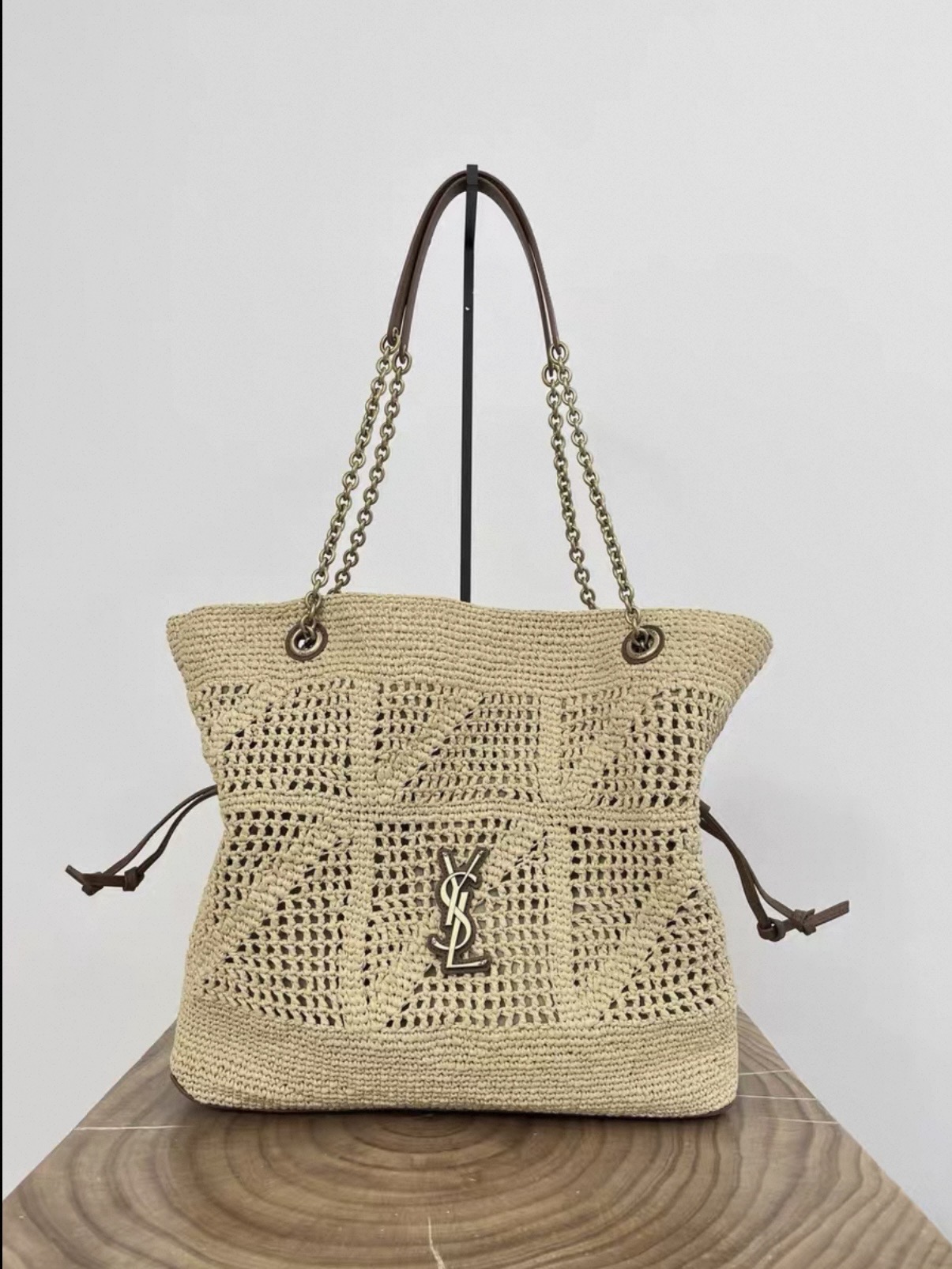 YSL JAMIE SHOPPING in raffia in Beige - image 2