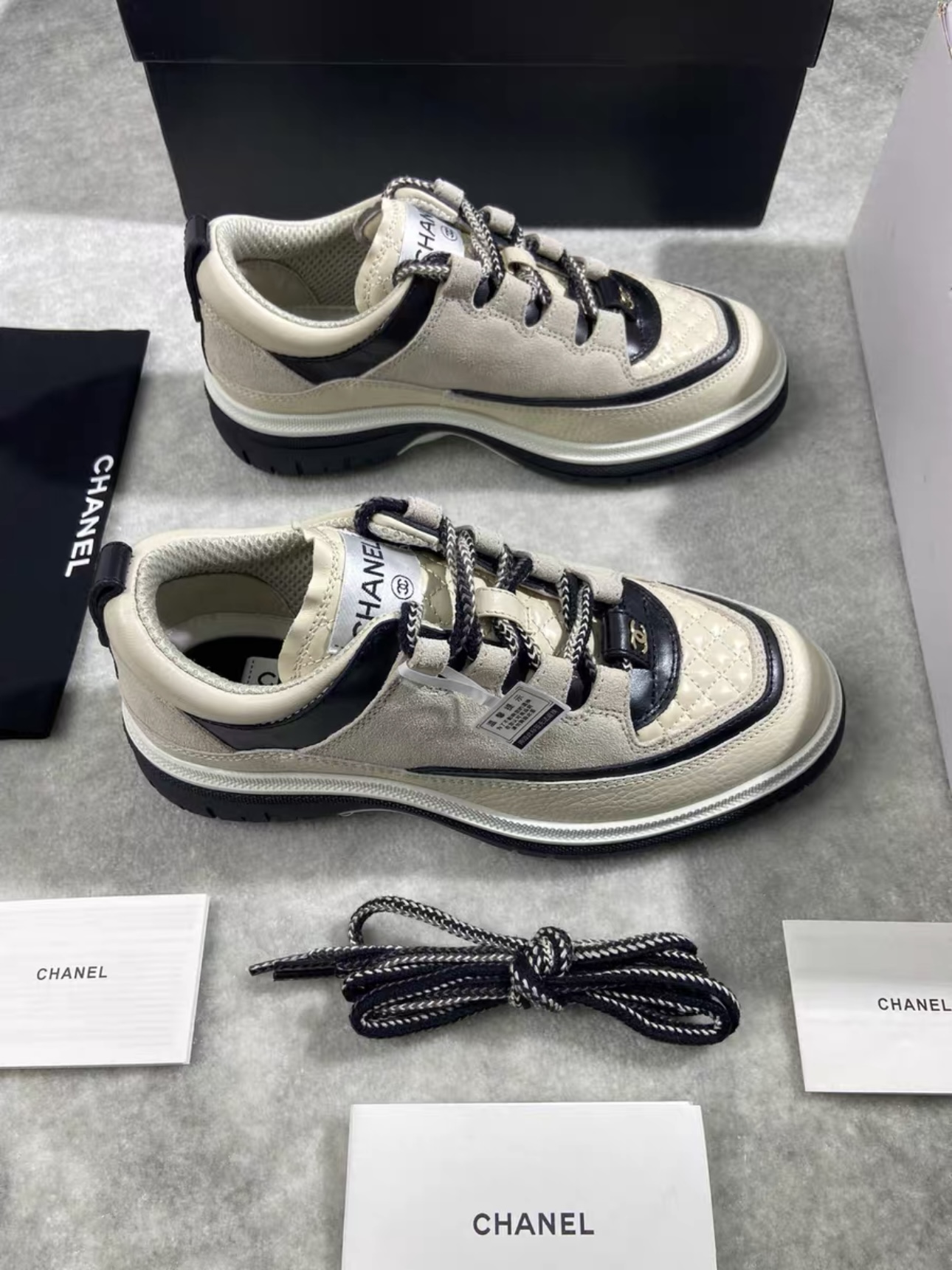 CHANEL 25C lacing flat low top casual sneakers - image 3