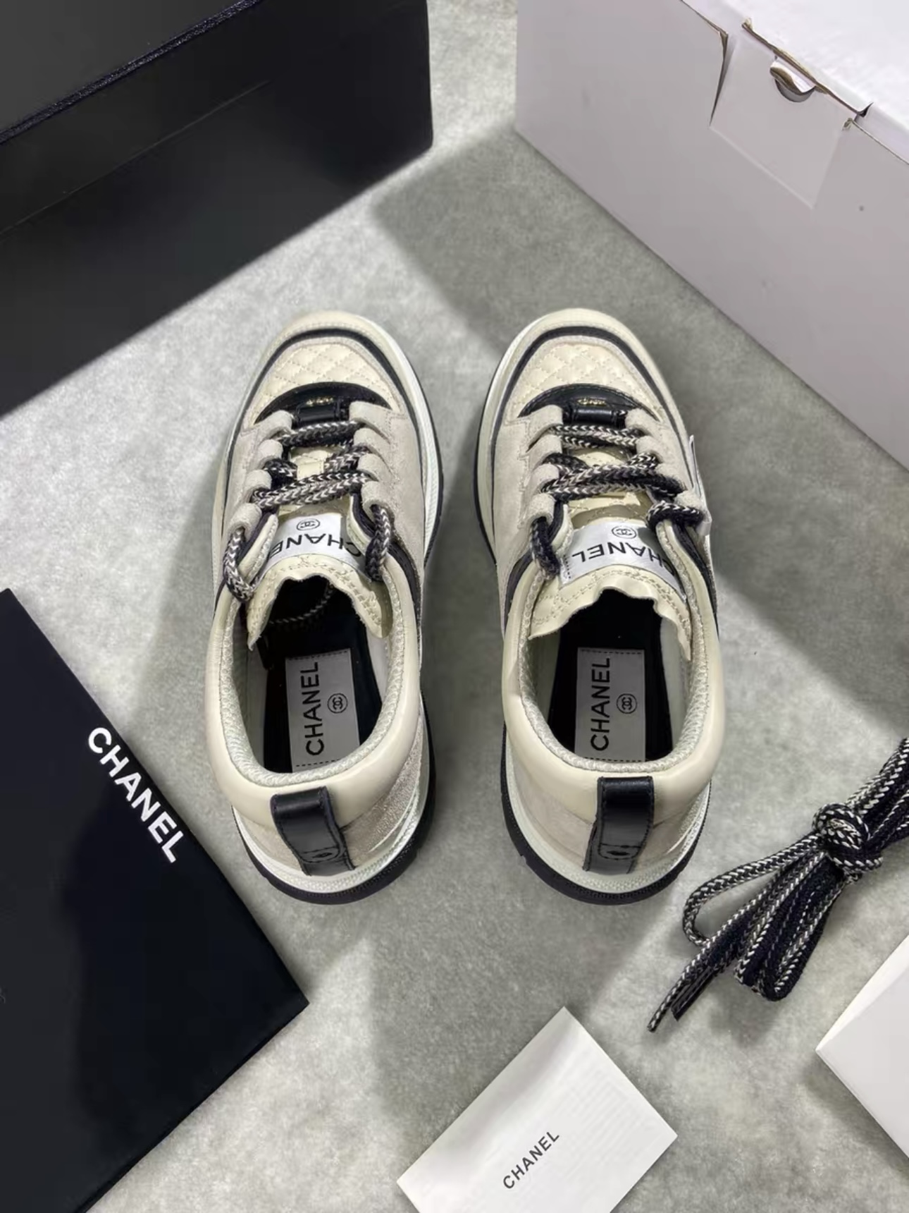 CHANEL 25C lacing flat low top casual sneakers - image 4