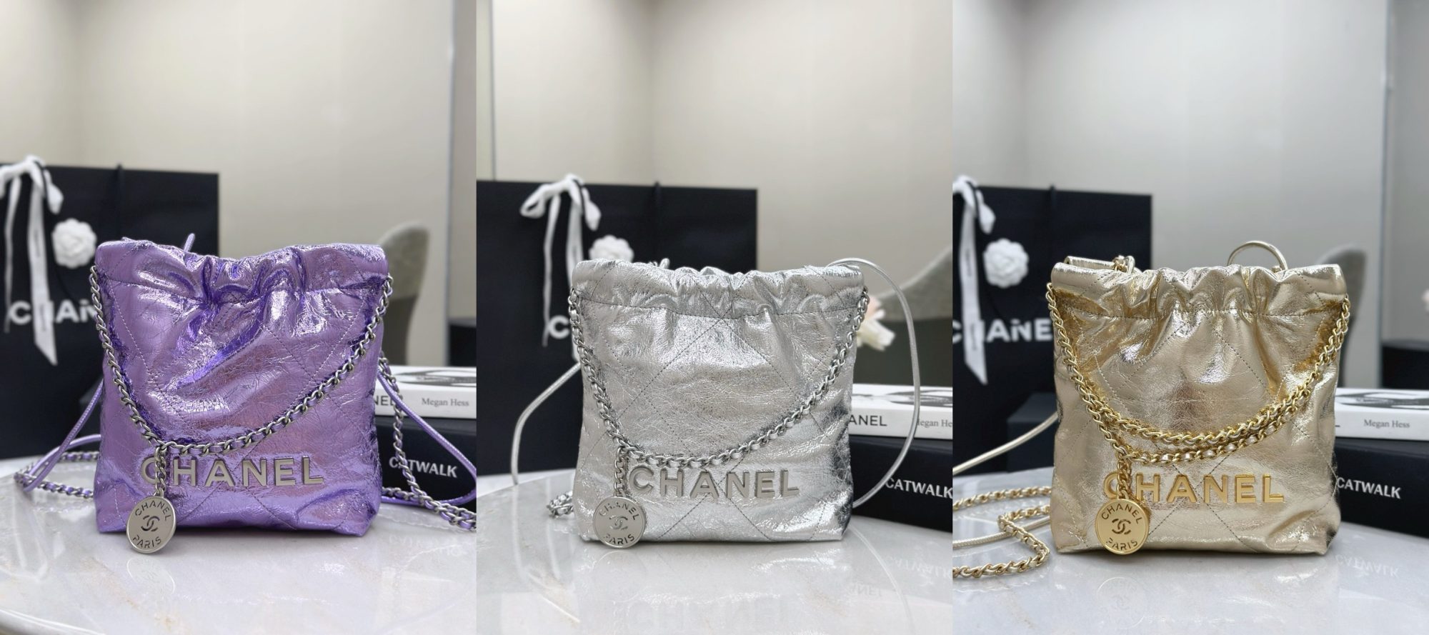 CHANEL Metallic Calfskin Quilted Mini 22bag - image 8