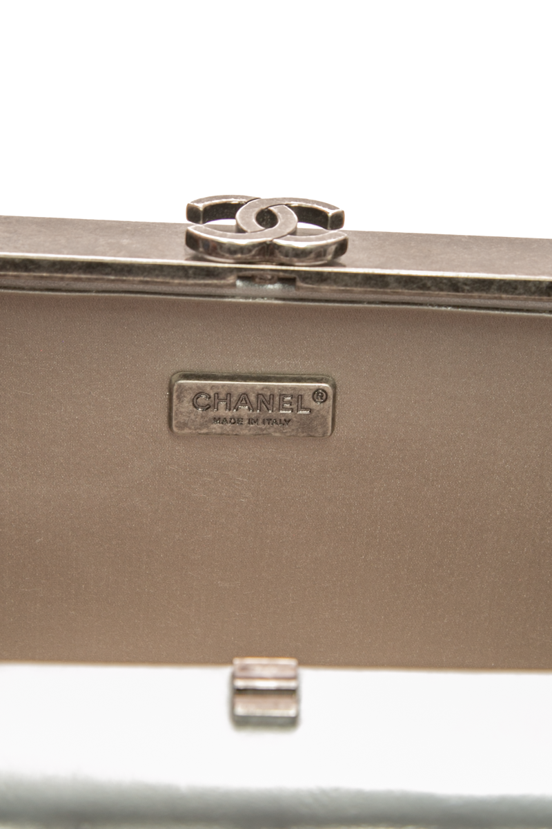 Chanel Chocolate Bar Frame Clutch on Chain - image 10