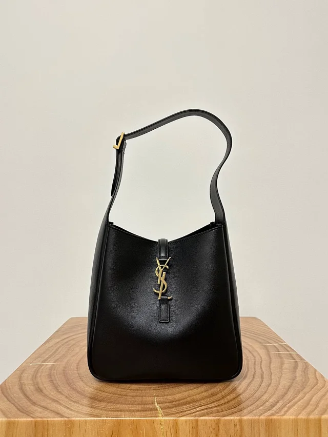 YSL LE5A7 Hobo Bag Calfskin - image 4