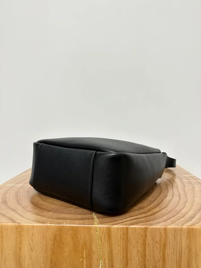 YSL LE5A7 Hobo Bag Calfskin - image 6