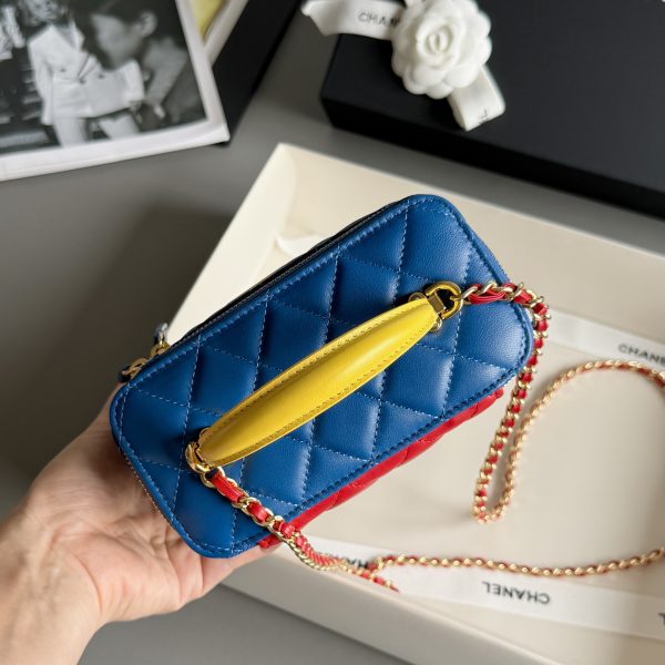 CHANEL LONG VANITY WITH CHAIN Lambskin - image 4