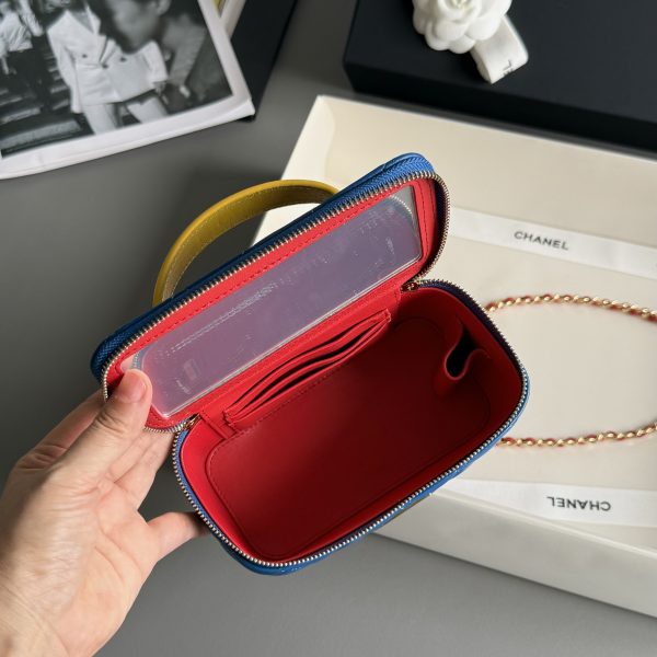 CHANEL LONG VANITY WITH CHAIN Lambskin - image 6