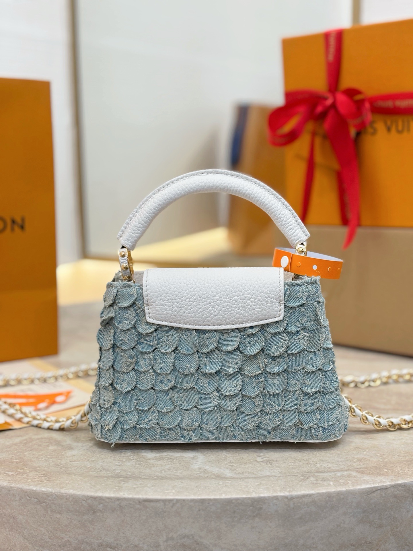 LV Capucines Mini M28305 - image 3
