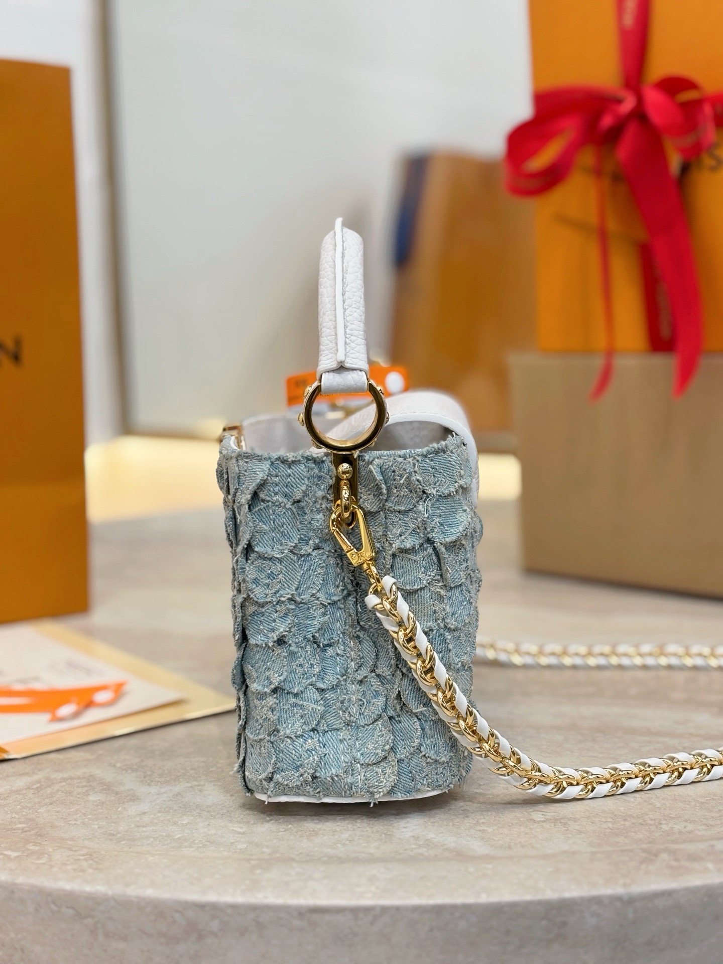 LV Capucines Mini M28305 - image 4