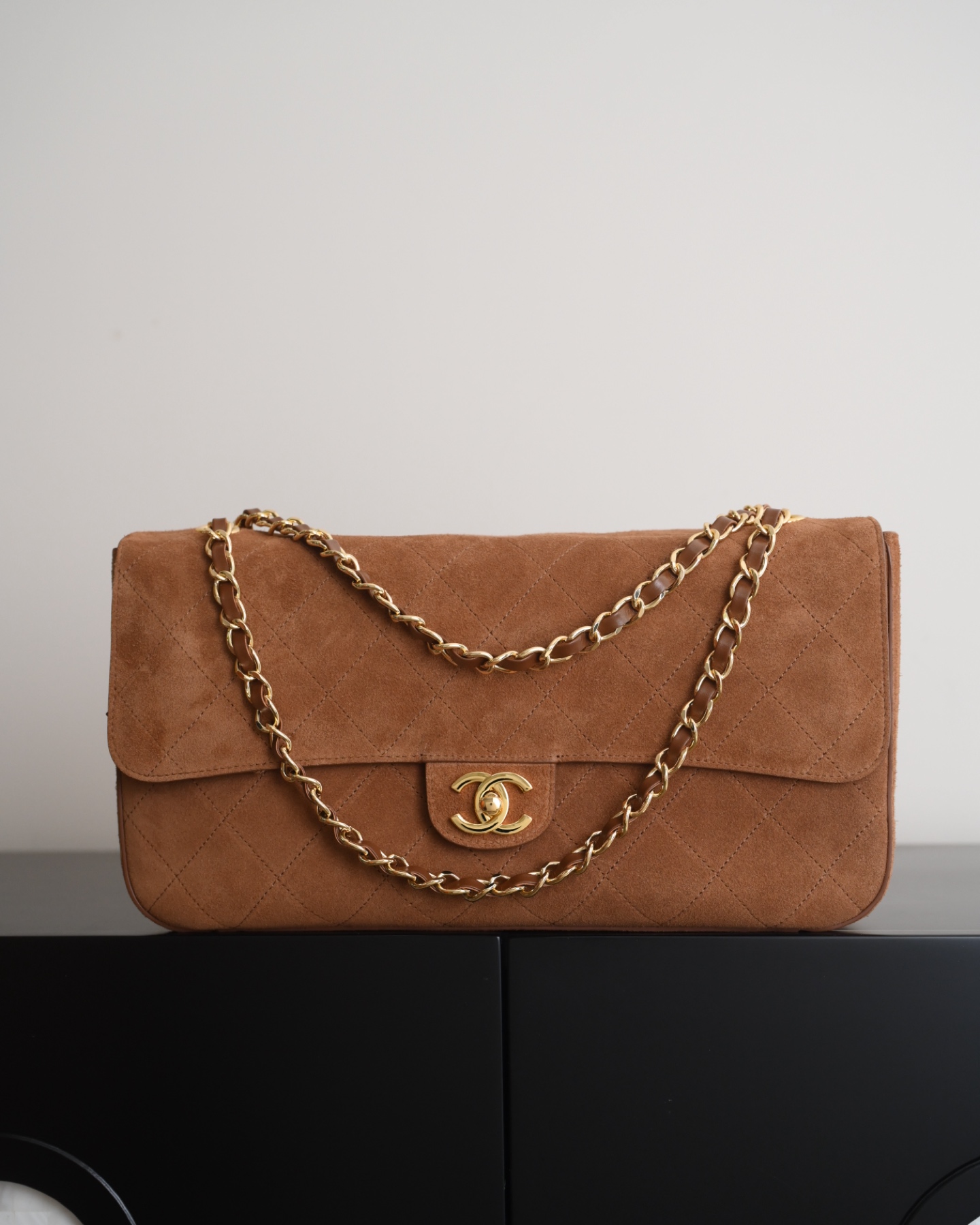 CHANEL Maxi Flap Bag Suede Calfskin In Caramel - image 2