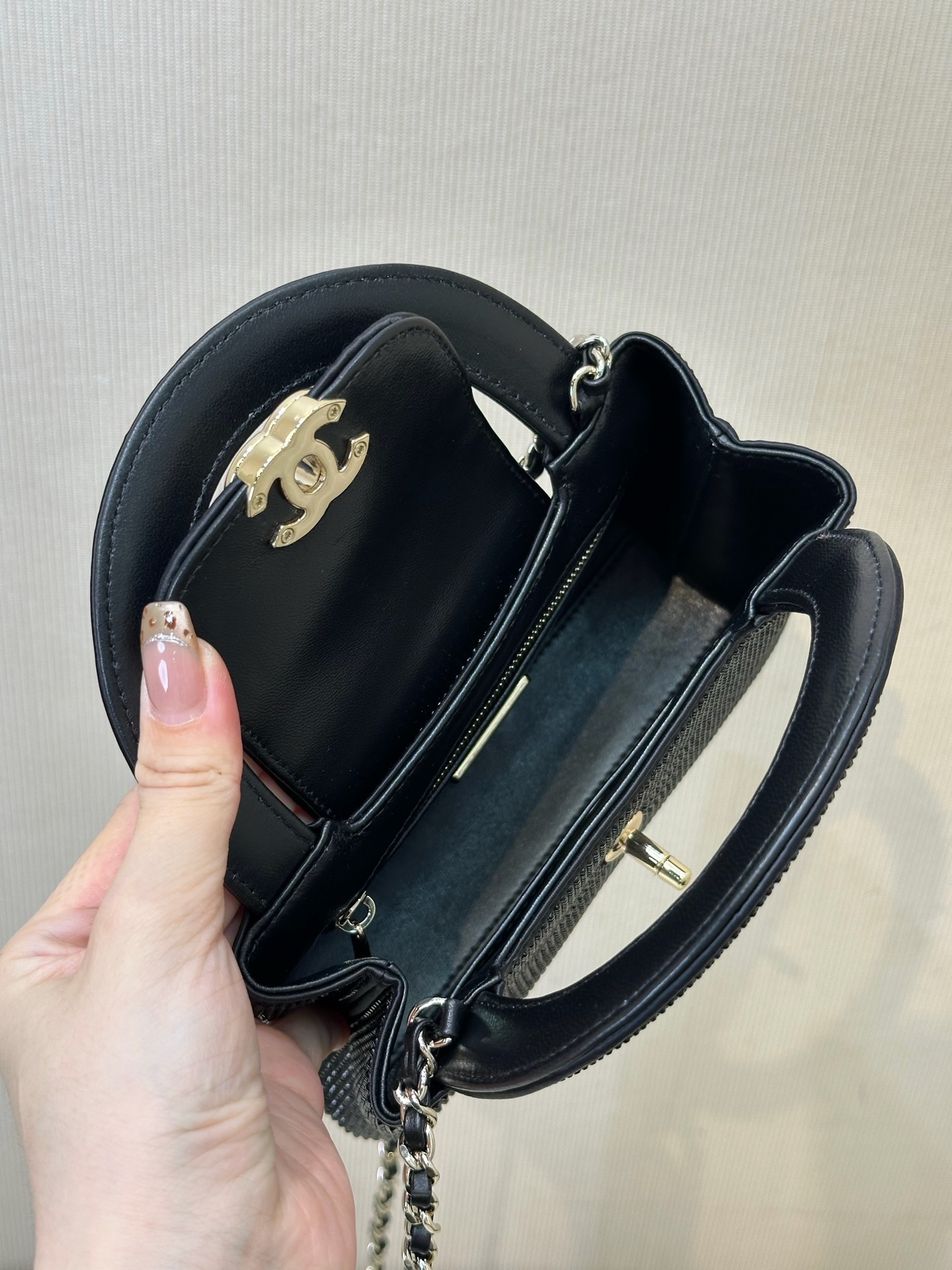 CHANEL MINI SHOPPING BAG Strass - image 6