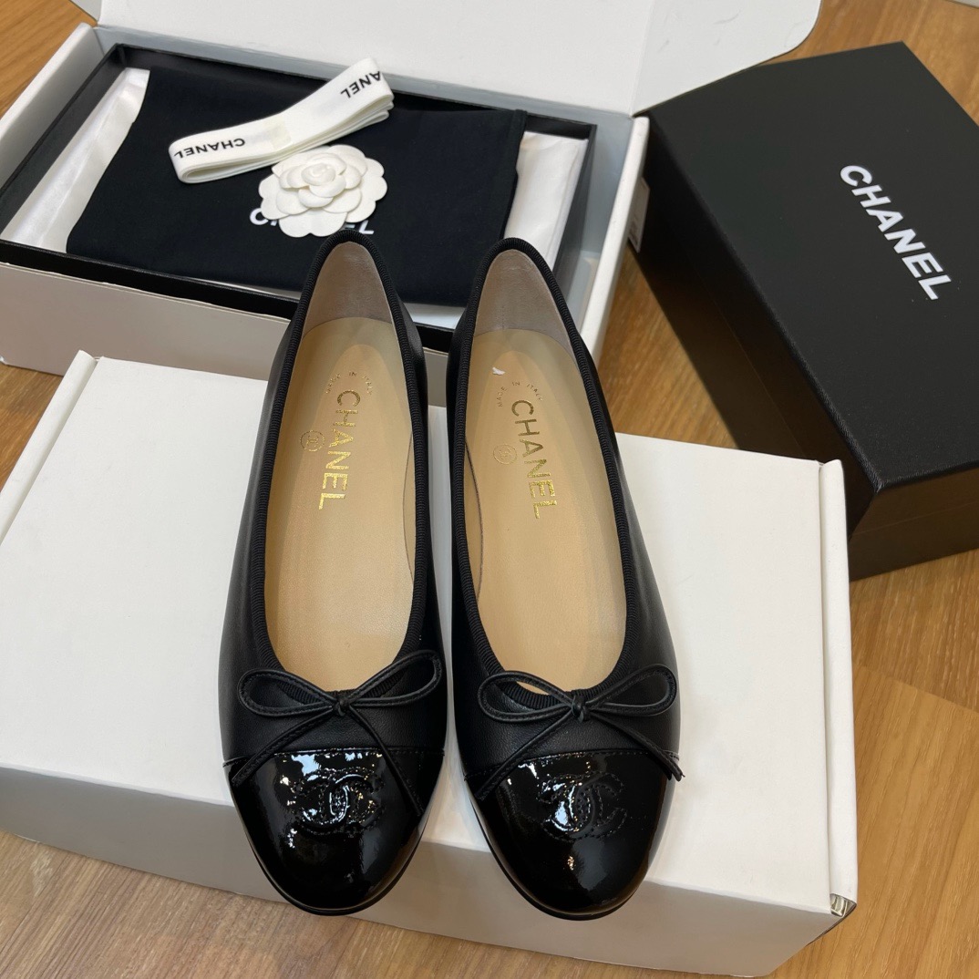 CHANEL Ballet flats Lambskin & Patent Calfskin Black - image 2