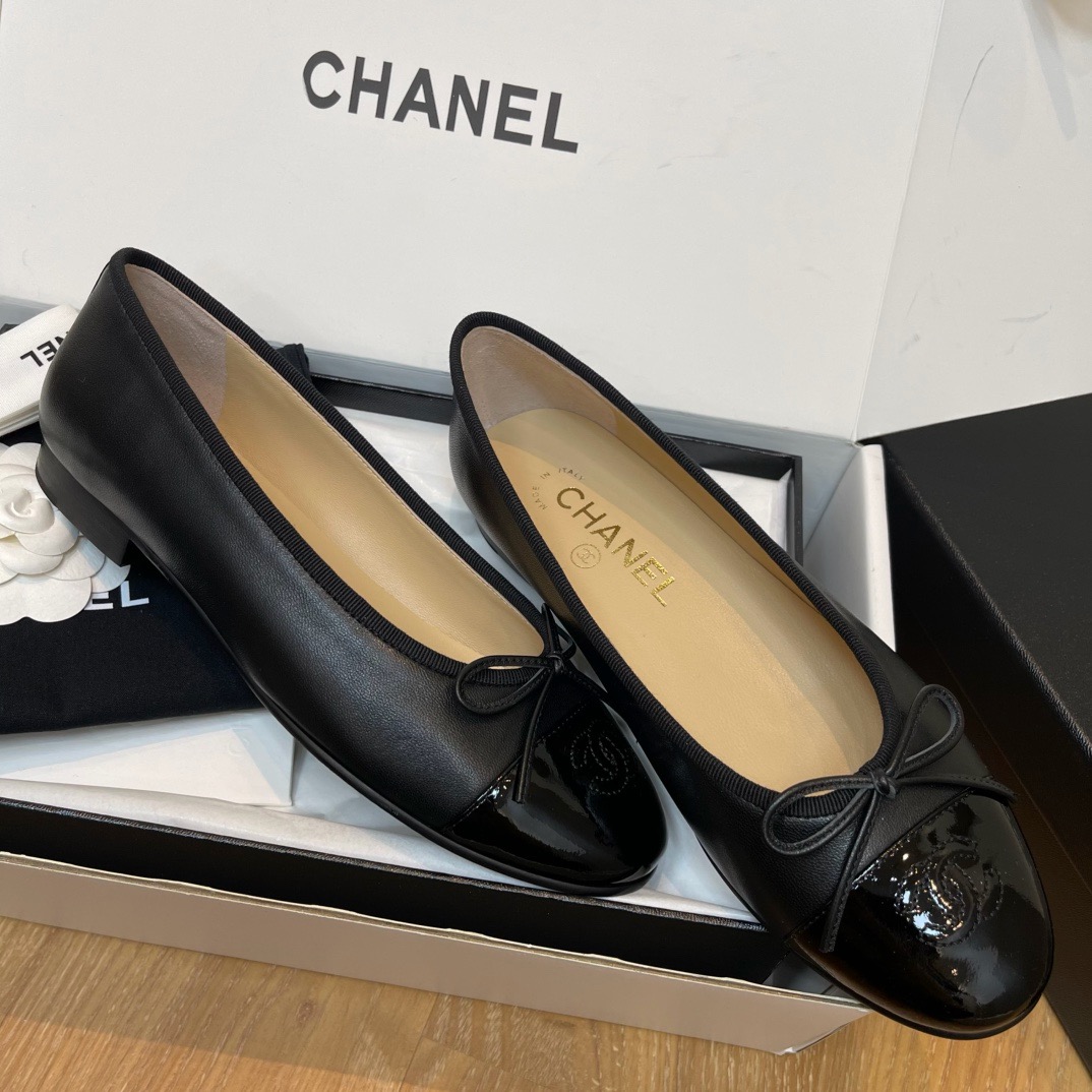 CHANEL Ballet flats Lambskin & Patent Calfskin Black - image 3