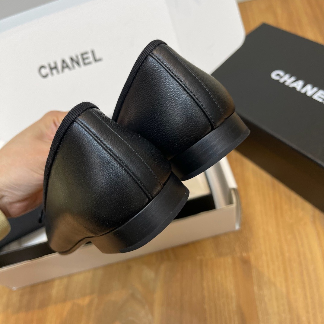 CHANEL Ballet flats Lambskin & Patent Calfskin Black - image 5