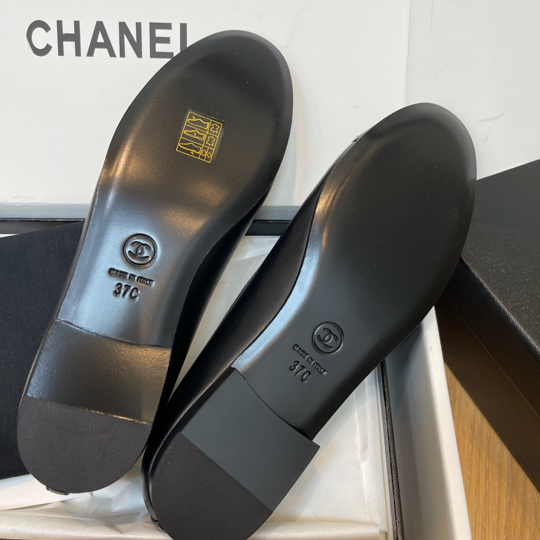 CHANEL Ballet flats Lambskin & Patent Calfskin Black - image 6