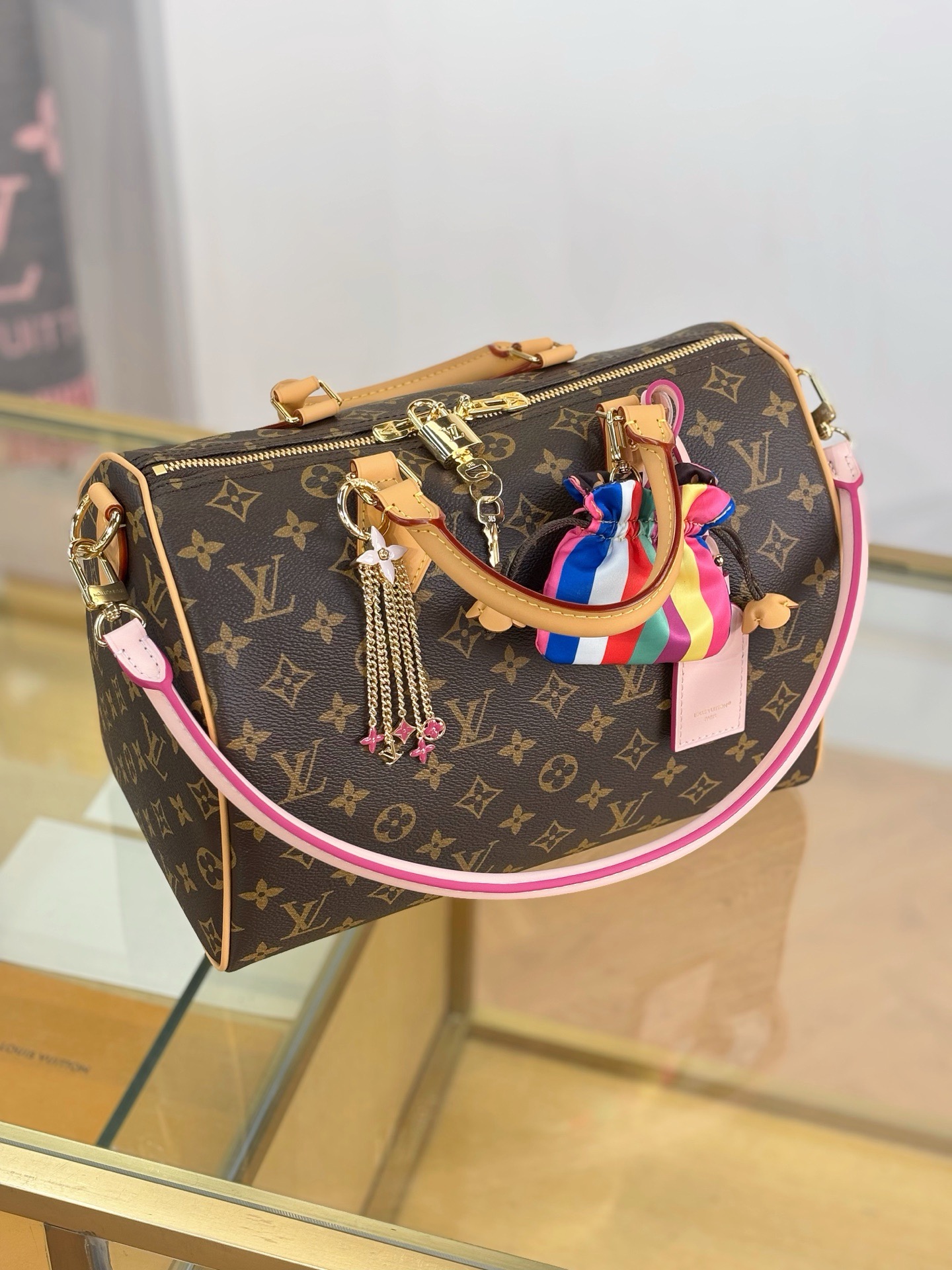LV Speedy Soft 30 M26498 - image 6