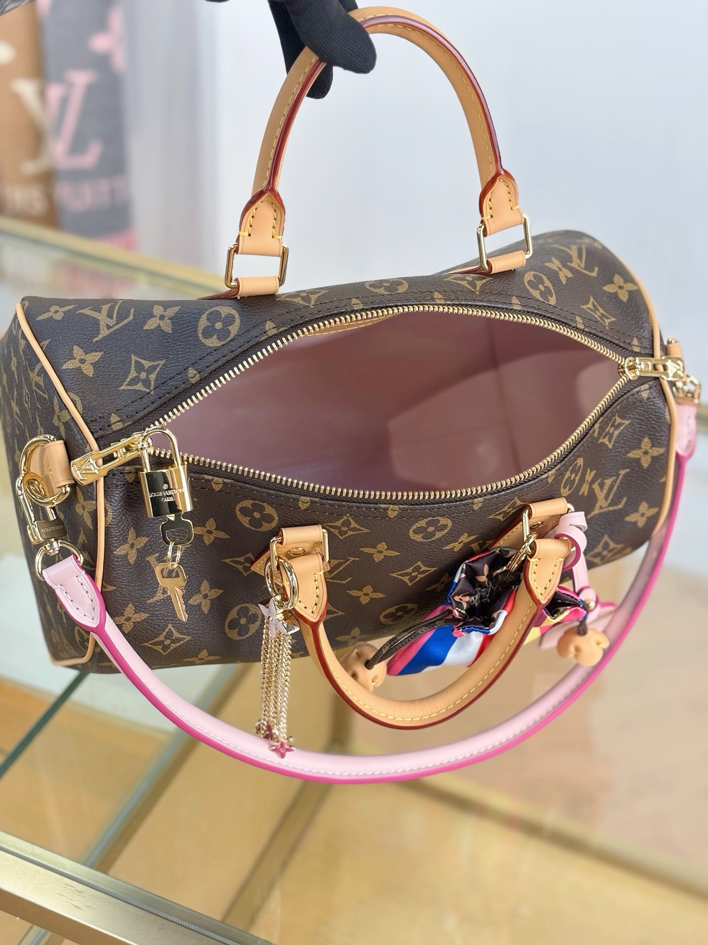 LV Speedy Soft 30 M26498 - image 7