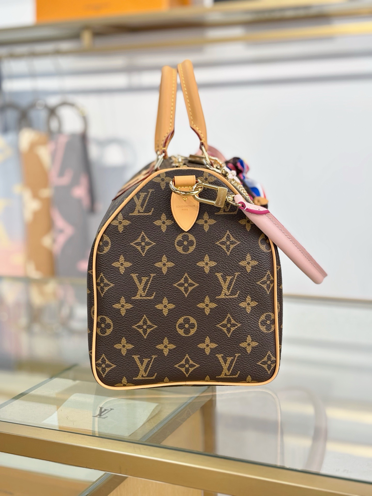 LV Speedy Soft 30 M26498 - image 4