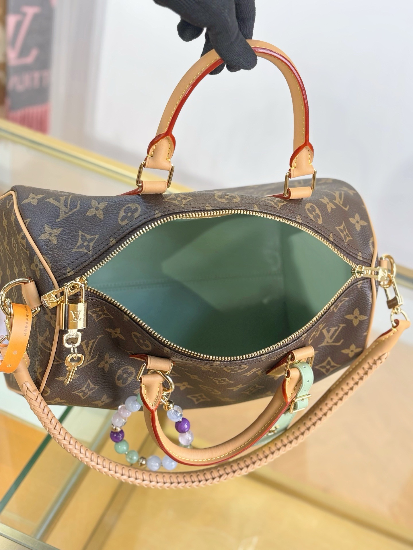 LV Speedy Soft 30 Lucky M15107 - image 7