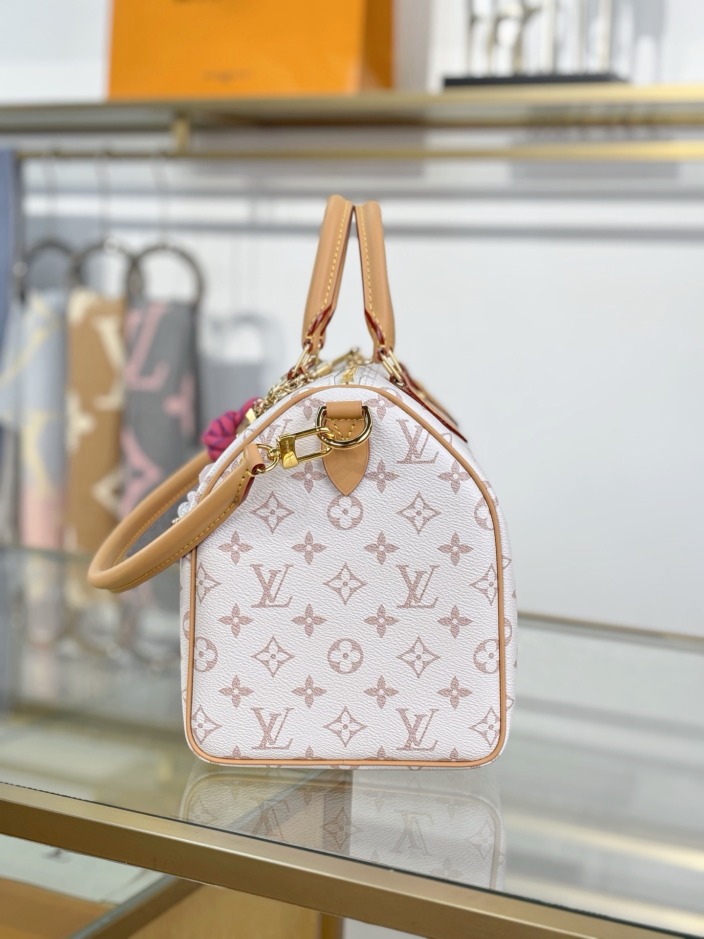 LV Speedt Soft 30 Lucky M15108 - image 4