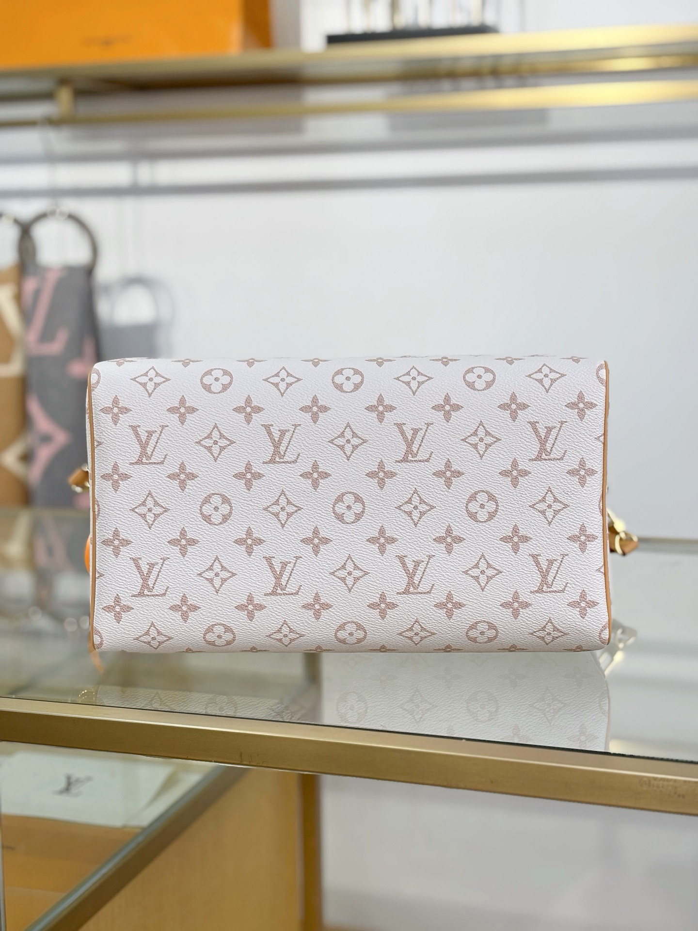LV Speedt Soft 30 Lucky M15108 - image 5