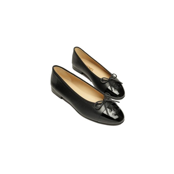 CHANEL Ballet flats Lambskin & Patent Calfskin Black